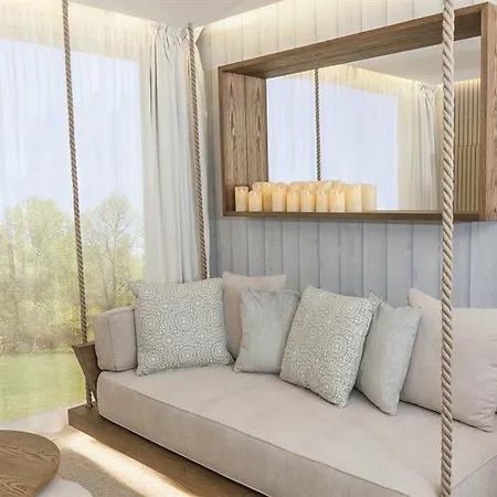 Oura Senses Hotel 3*