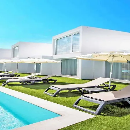 Oura Senses Hotel 3*