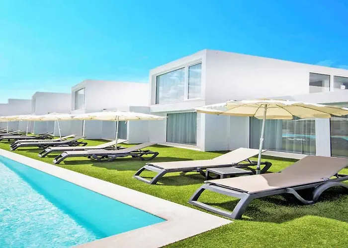 Oura Senses Hotel 3*