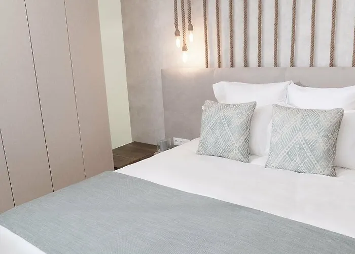 Oura Senses Hotel 3*